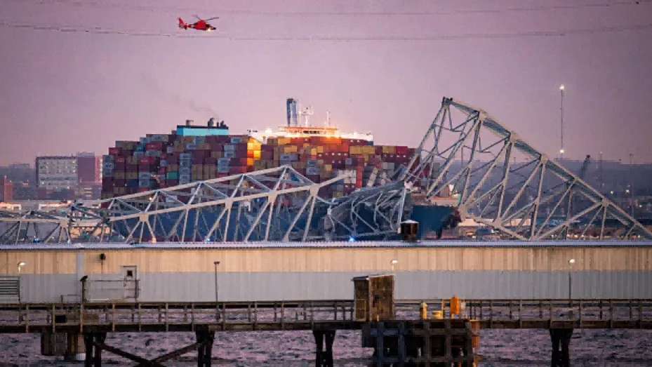 U.S.East Bridge Crash—Baltimore Port Shut Down